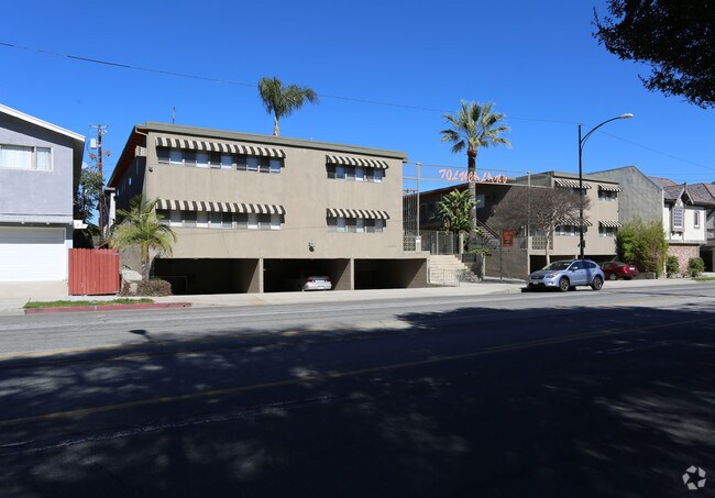 Building Photo - 4401 W Verdugo Ave