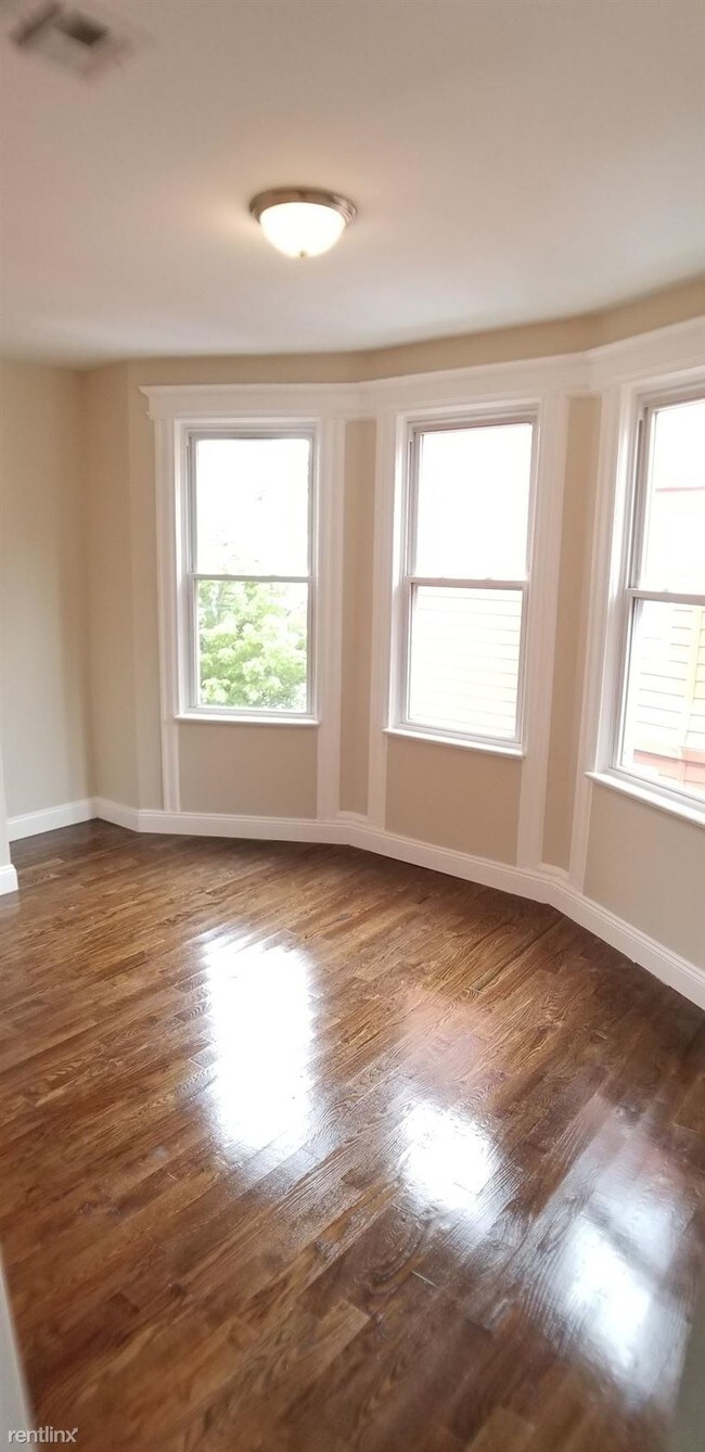 Building Photo - 4 br, 1 bath  - 464 Avon Ave Apt 1