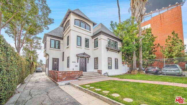 Building Photo - 4016 Wilshire Blvd