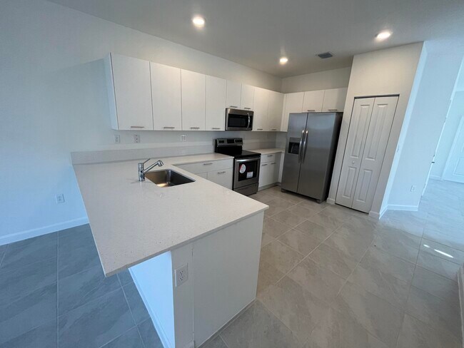 Foto del edificio - 12910 NW 23rd Pl
