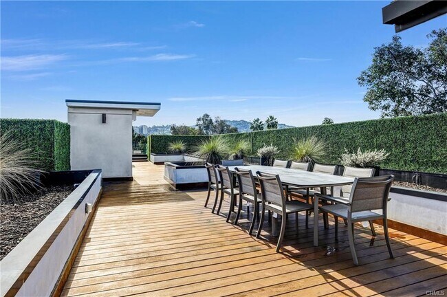 Foto del edificio - 10352 Riverside Dr