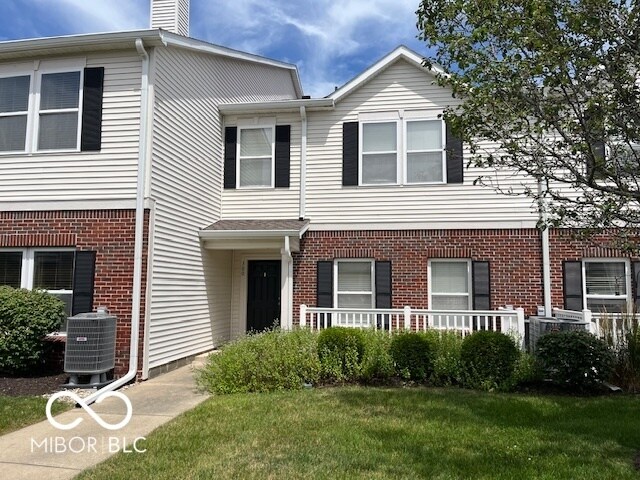 Primary Photo - 12175 Bubbling Brook Dr