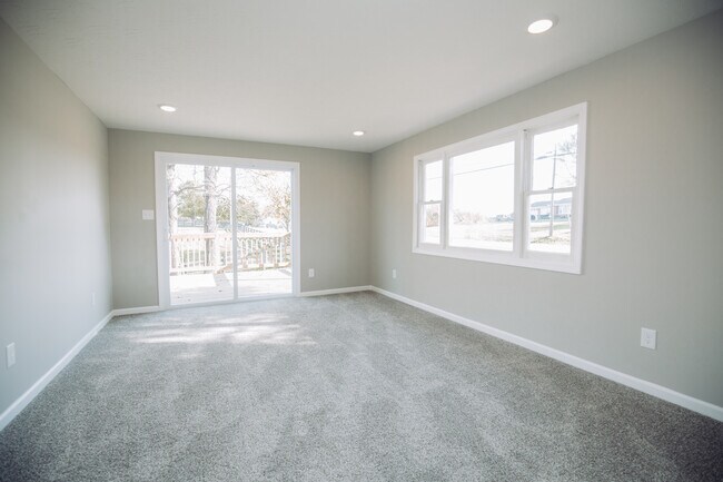 Building Photo - 2942 Hathaway Rd
