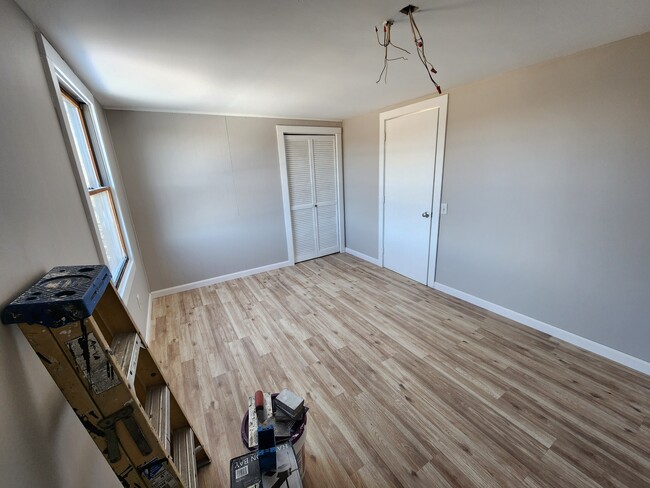 Spacious Bedroom - 176 US Route 1