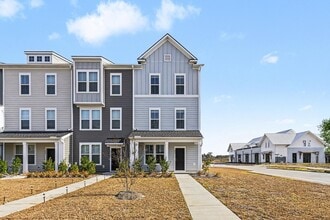 Building Photo - 801 Recess Pt Dr