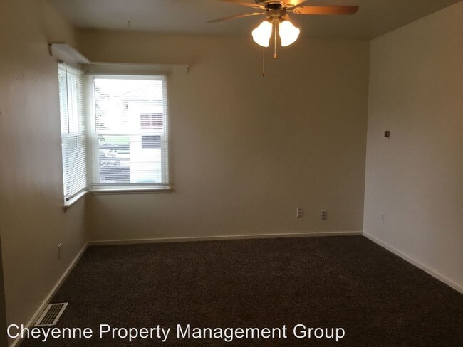 Foto del edificio - 206 E 5th St