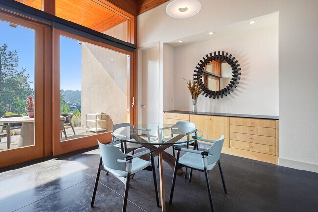 Foto del edificio - 2225 NW Reserve Camp Ct