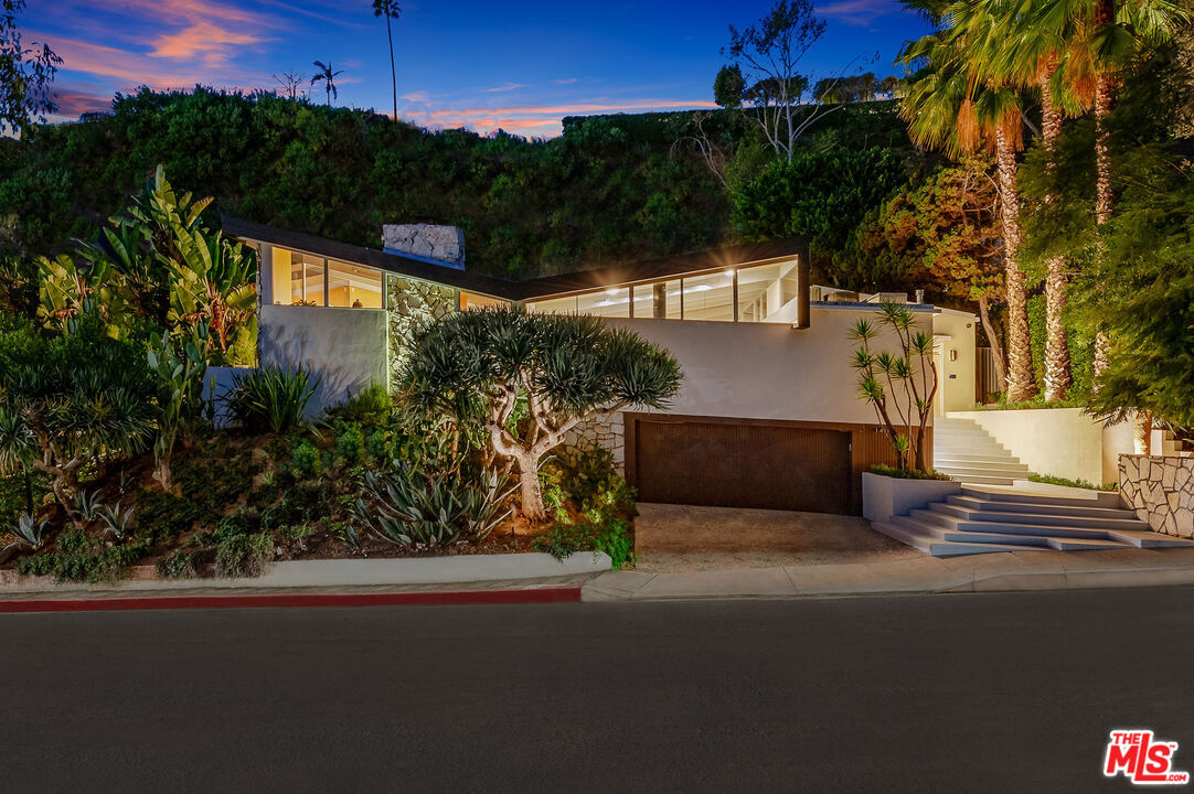 Foto principal - 1411 Rising Glen Rd