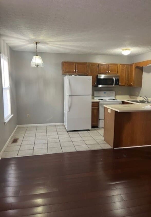 Building Photo - 100 Amy Ave