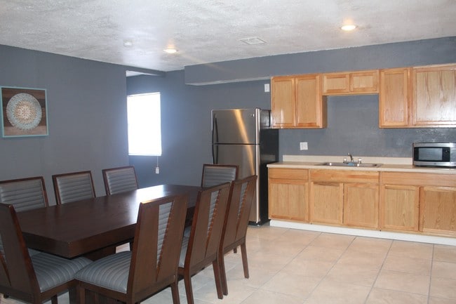 Building Photo - Buena Vista Apartments