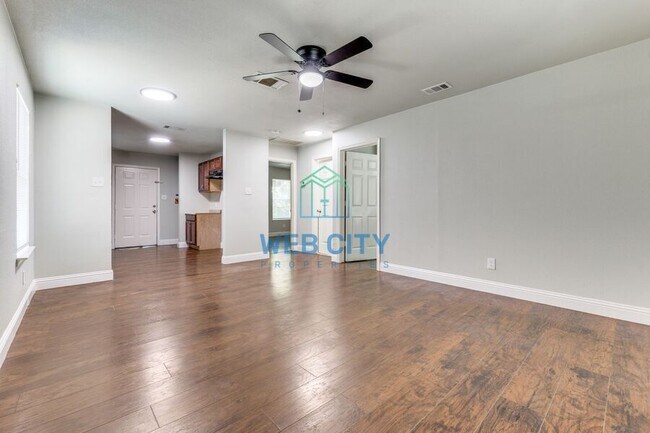 Foto del edificio - 4218 Carpenter Ave