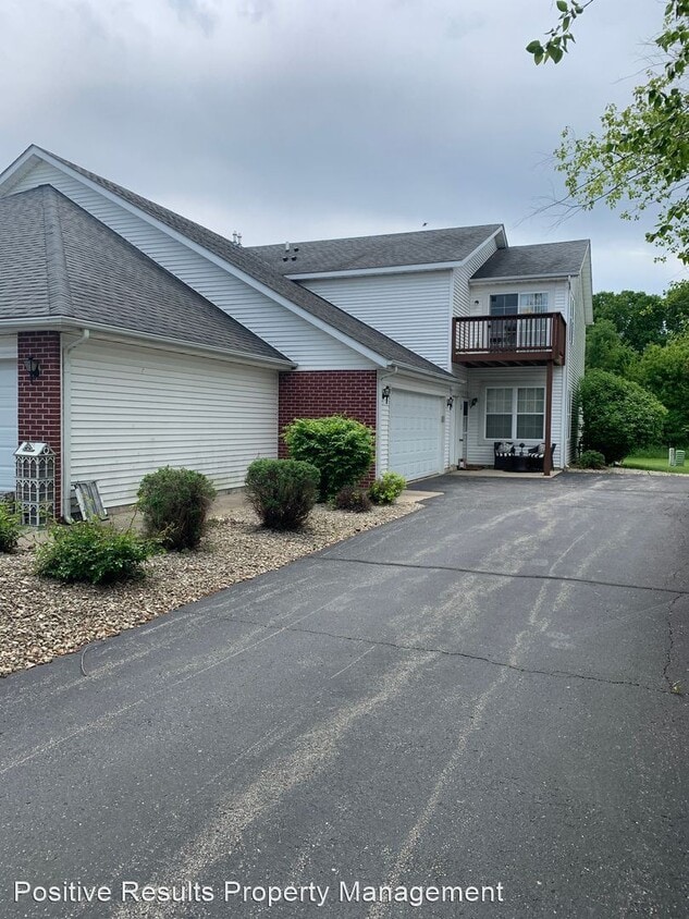 2 br, 2 bath House 10138 Metalmark Unit 4 House Rental in Roscoe