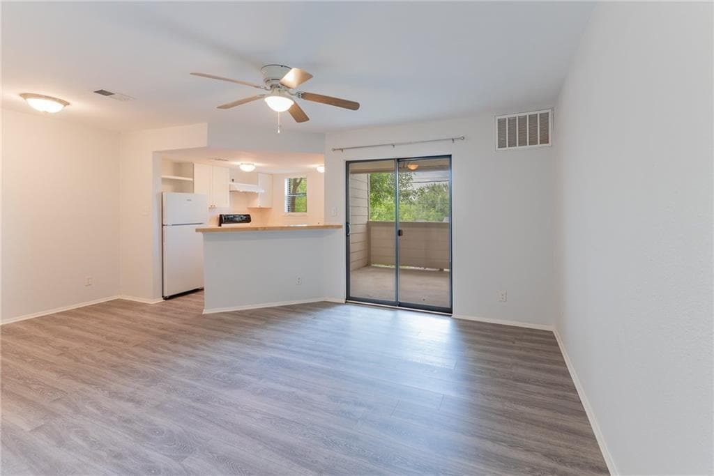 Foto principal - 2500 Burleson Rd