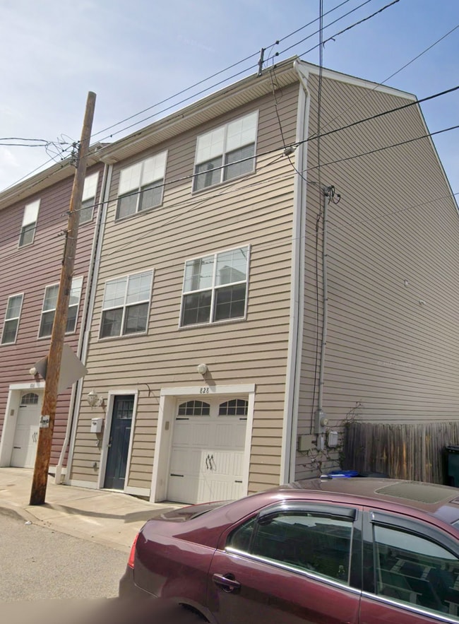 Building Photo - 828 Spring Garden Ave