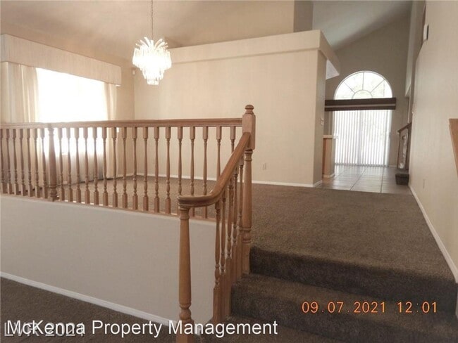 Building Photo - 4 br, 3 bath House - 902 Squaw Peak