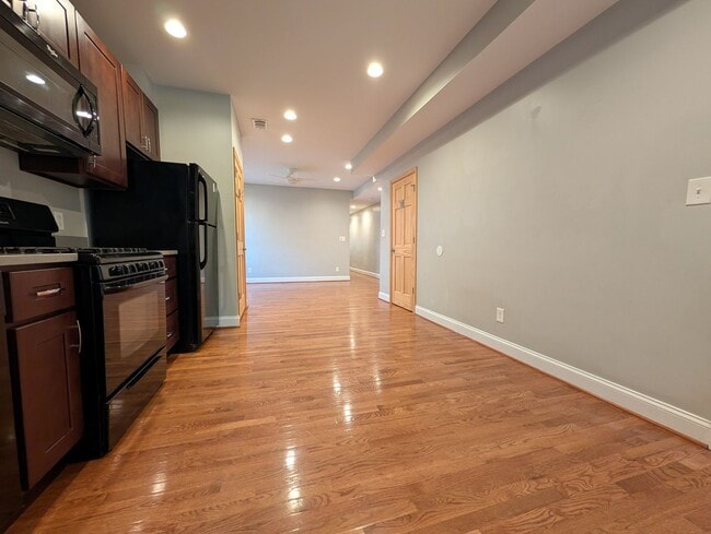 Foto del edificio - 3221 Guilford Ave
