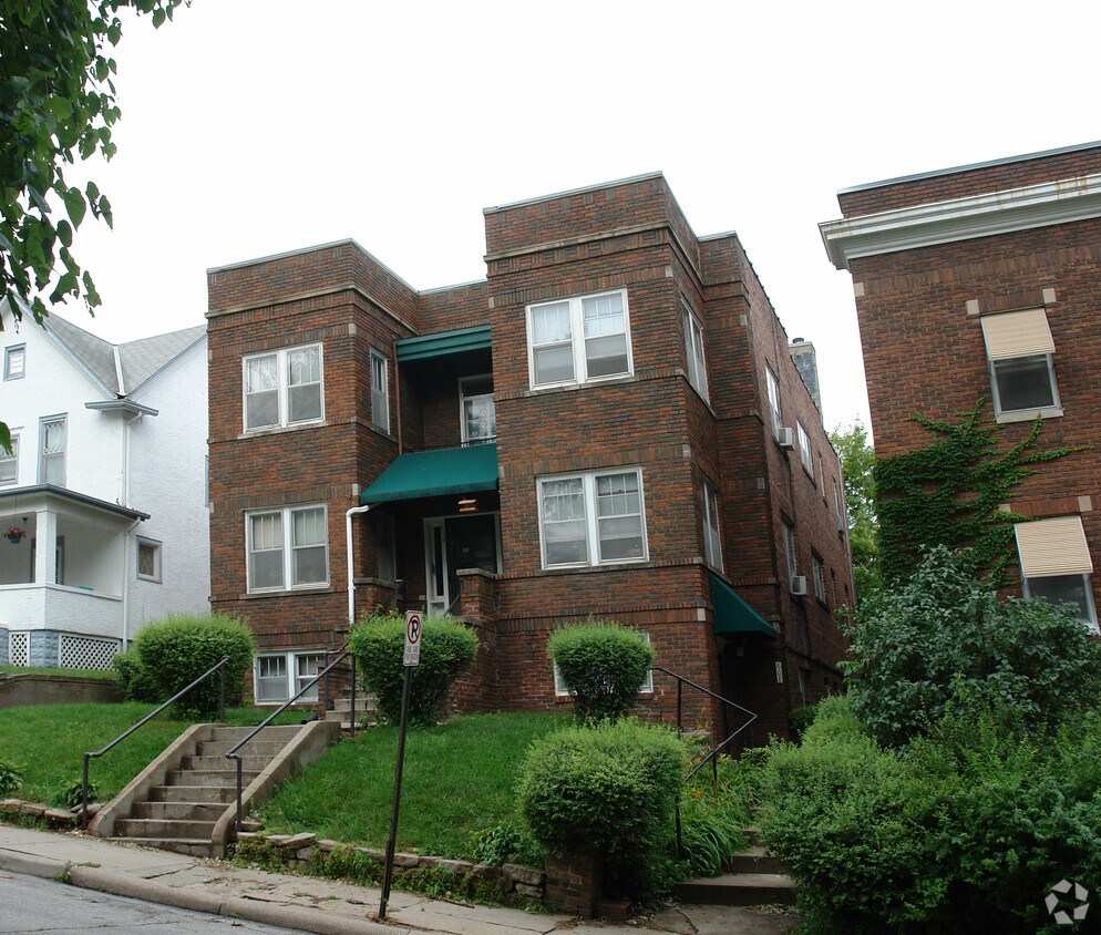 Building Photo - 608 S 32nd Ave
