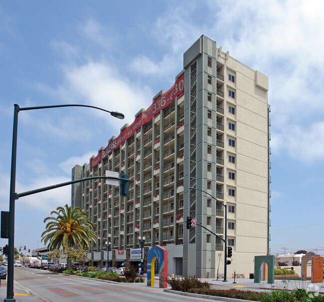 Building Photo - Bayview Tower Condominiums