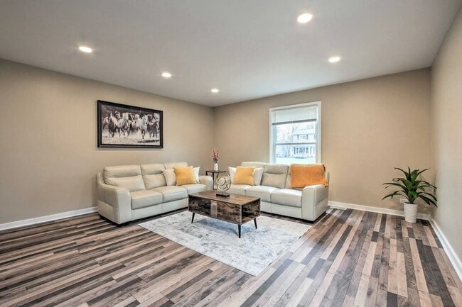 Foto del edificio - 505 E Valley Ln