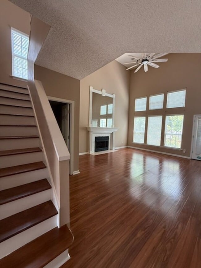 Building Photo - 1464 Chandler Cir