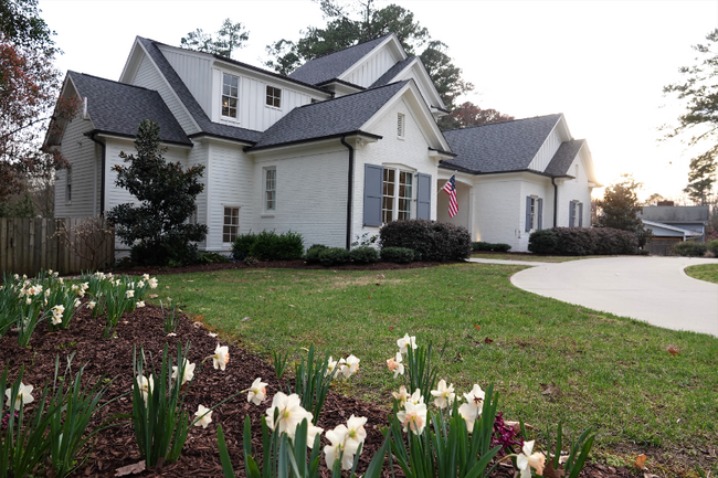 Foto del edificio - 4913 Yadkin Dr