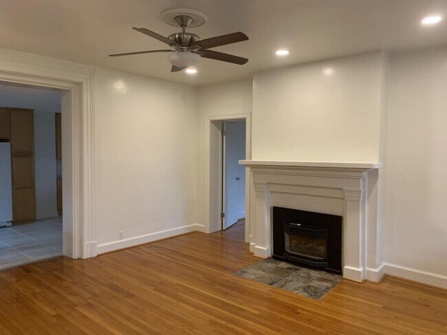 Building Photo - 201 Monticello Ln
