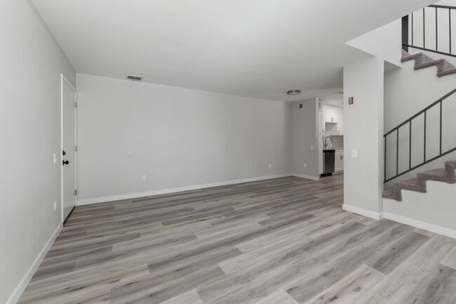 Foto del edificio - CITY HEIGHTS LOVELY 2 BD, 2 BA, RENOVATED. CLOSE TO YMCA, SCHOOLS