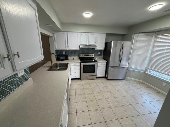 Building Photo - 634 Biltmore Dr