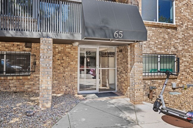 Building Photo - Condo with Mountain Views Near Wash Park &...
