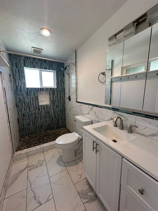 Foto del edificio - SW Visalia Home coming soon with pool!