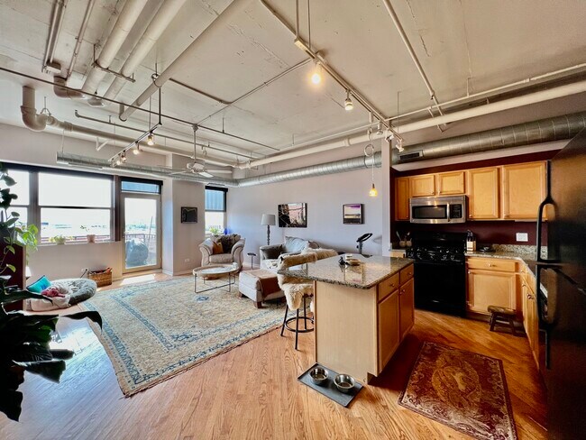 Building Photo - 500 S Clinton St