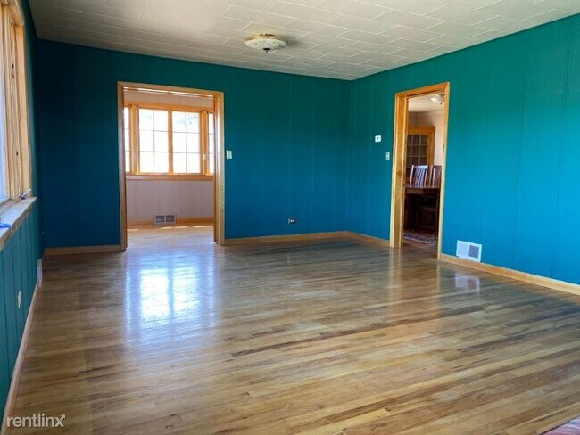 Building Photo - 3 br, 2 bath House - 30 Moffat