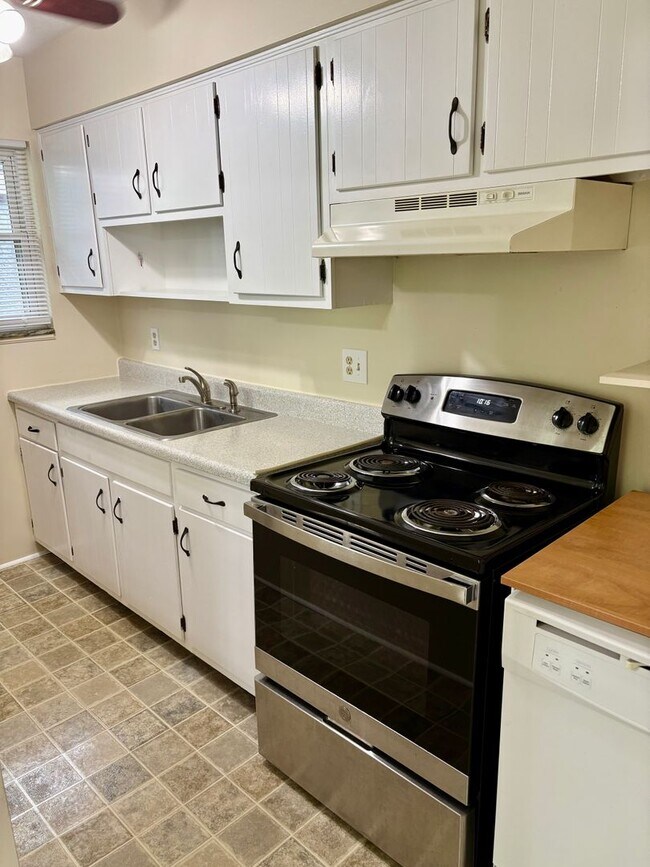 Foto del edificio - 2 bedroom 1 bath unit for rent in the High...