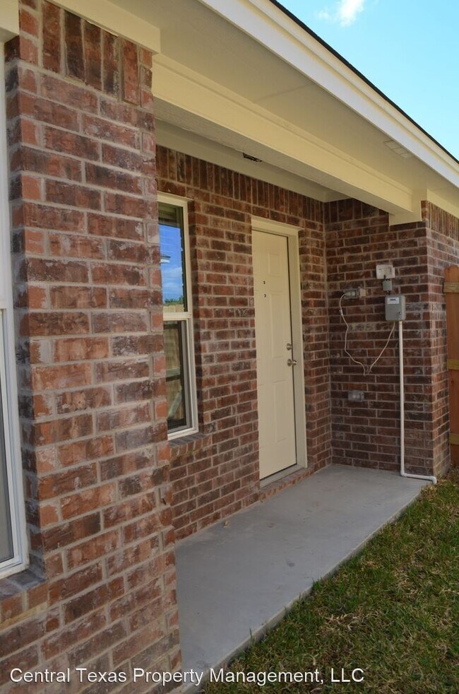 Building Photo - 929 Ramblewood St