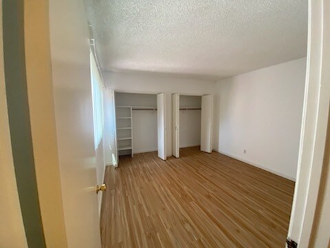 Armarios dobles en el dormitorio. - 3717 Cardiff Ave