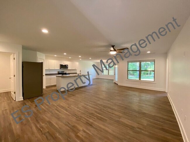 Foto del edificio - 3 Bedroom 2 bath in desirable Franklin, IN