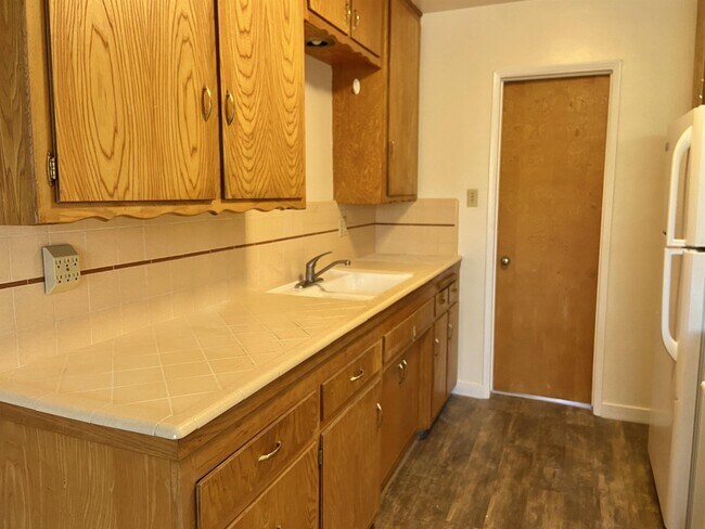 Building Photo - 3204 2nd St