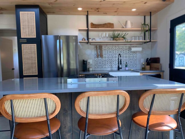 Foto del edificio - 575 Sullens Rd