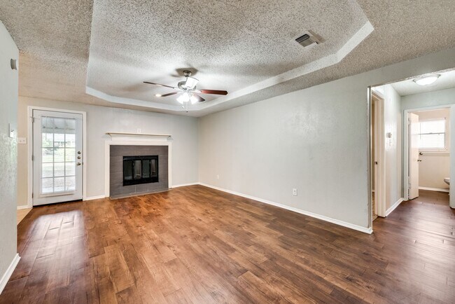 Building Photo - *COMING SOON*  3/2, WATAUGA!