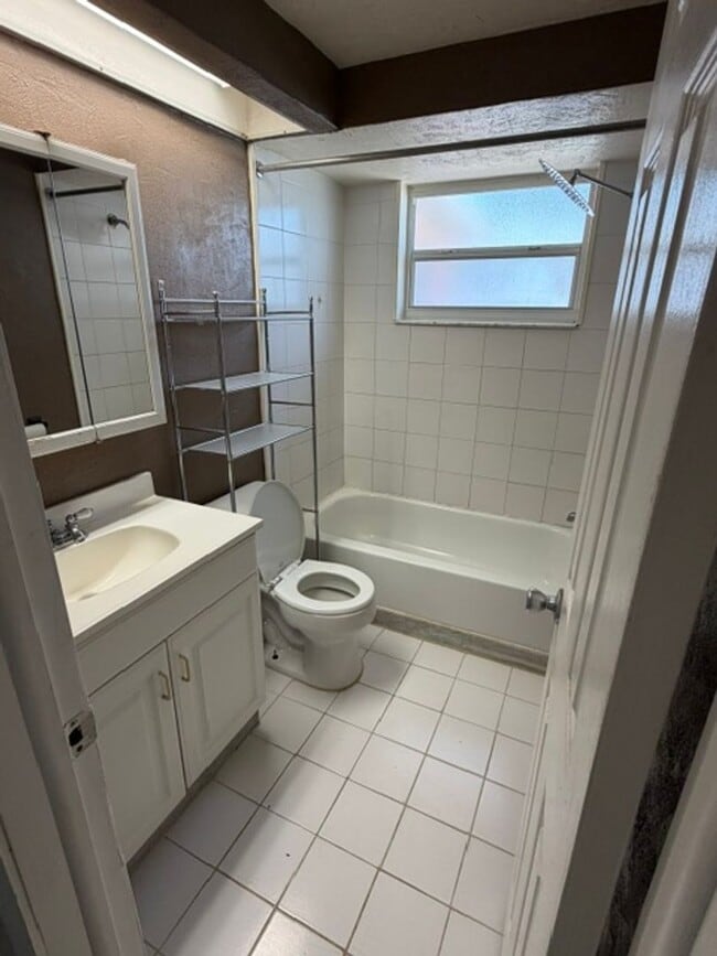 Building Photo - 6935 Twilite Dr