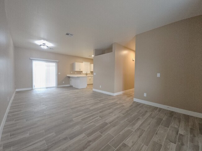 Building Photo - 2300 E Magma Rd