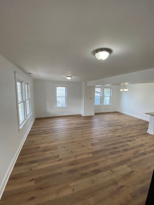 Foto del edificio - Gorgeous Parkville 3bd/3ba with 4th bd in Fin Bsmt. CAC! W/D! More! Available 5/15