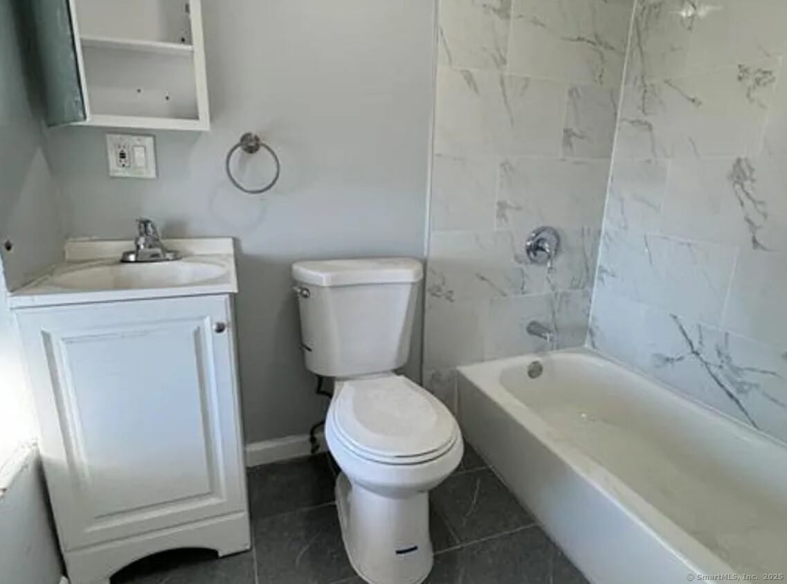 Foto del edificio - 455 E Main St