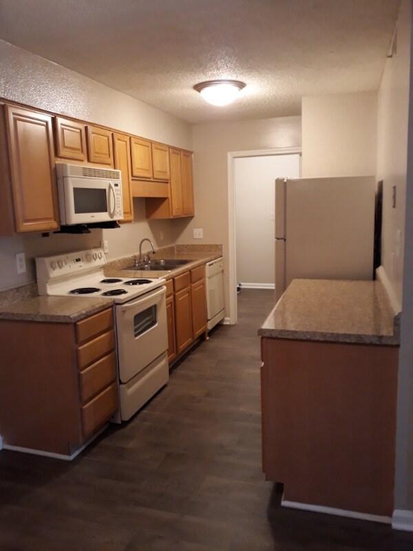 Primary Photo - 125 Village Ln