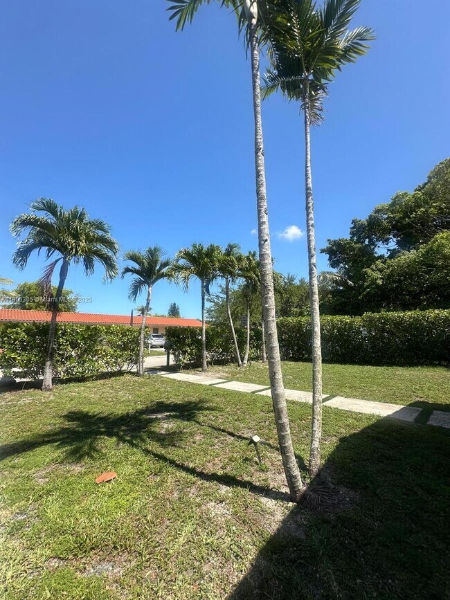 Foto del edificio - 12020 NE 12th Ct