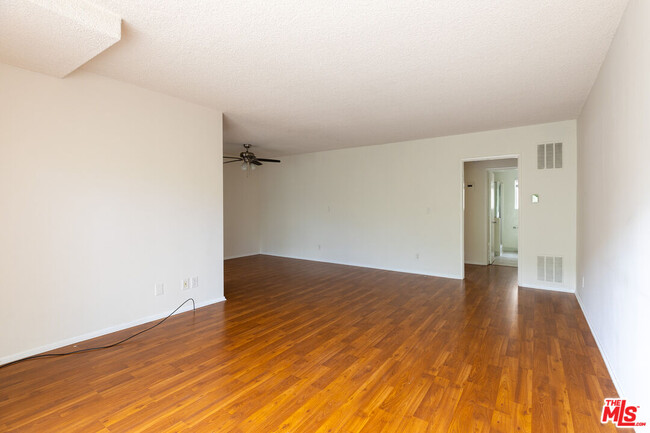 Foto del edificio - 844 6th St