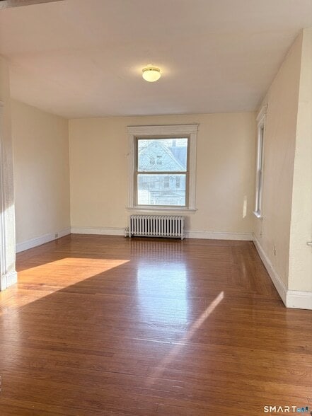 Building Photo - 787 Elm St