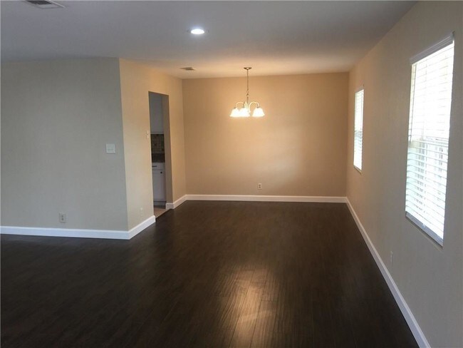 Building Photo - 1813 Trailview Dr