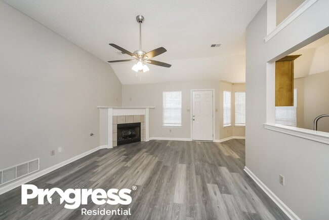 Building Photo - 8418 Regal Bend Dr