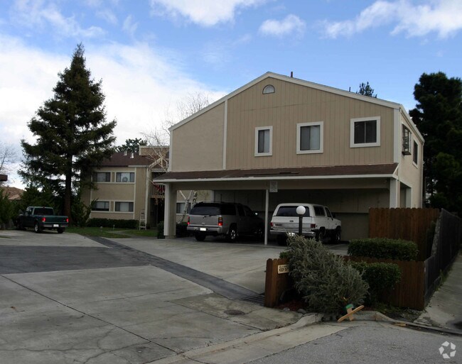 Foto del edificio - 820 Cedar St